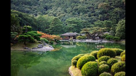 ¡Sumérgete en la belleza zen del Jardín Ritsurin! Un oasis de paz y tradición en Takamatsu!